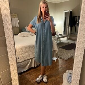 Boutique denim dress! Size small. Comes with belt.